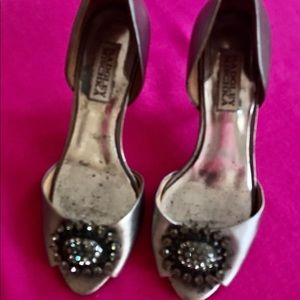 Badgely Mischka platinum heels w/jeweled accent
